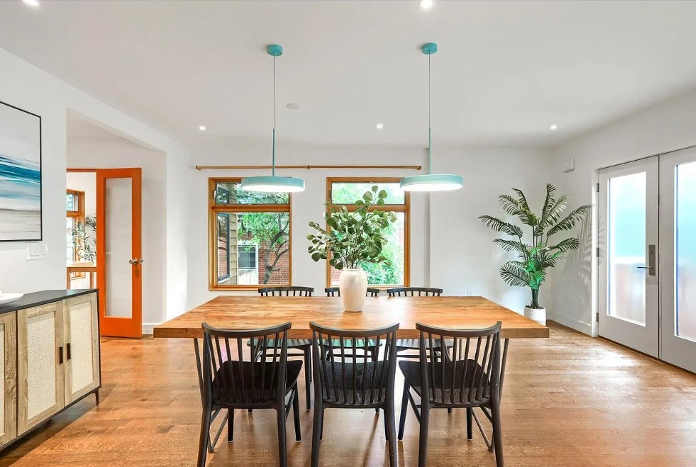 Boulder Stage — Dining & Living