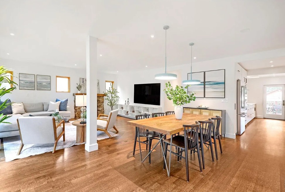 Boulder Stage — Dining Room
