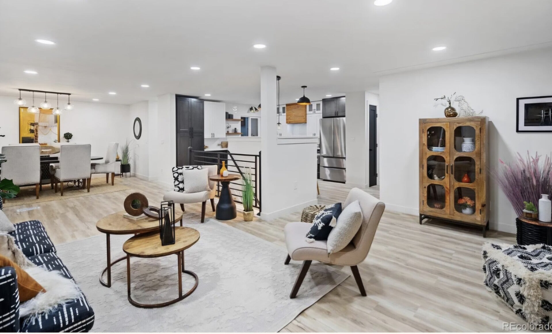 Living Room — Deluxe Staging