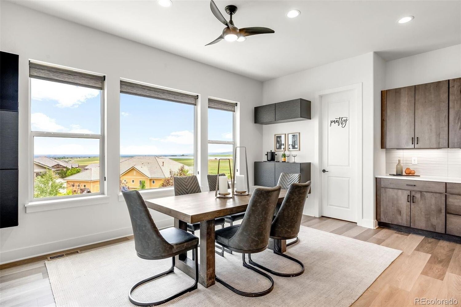 Dining Room — Deluxe Staging