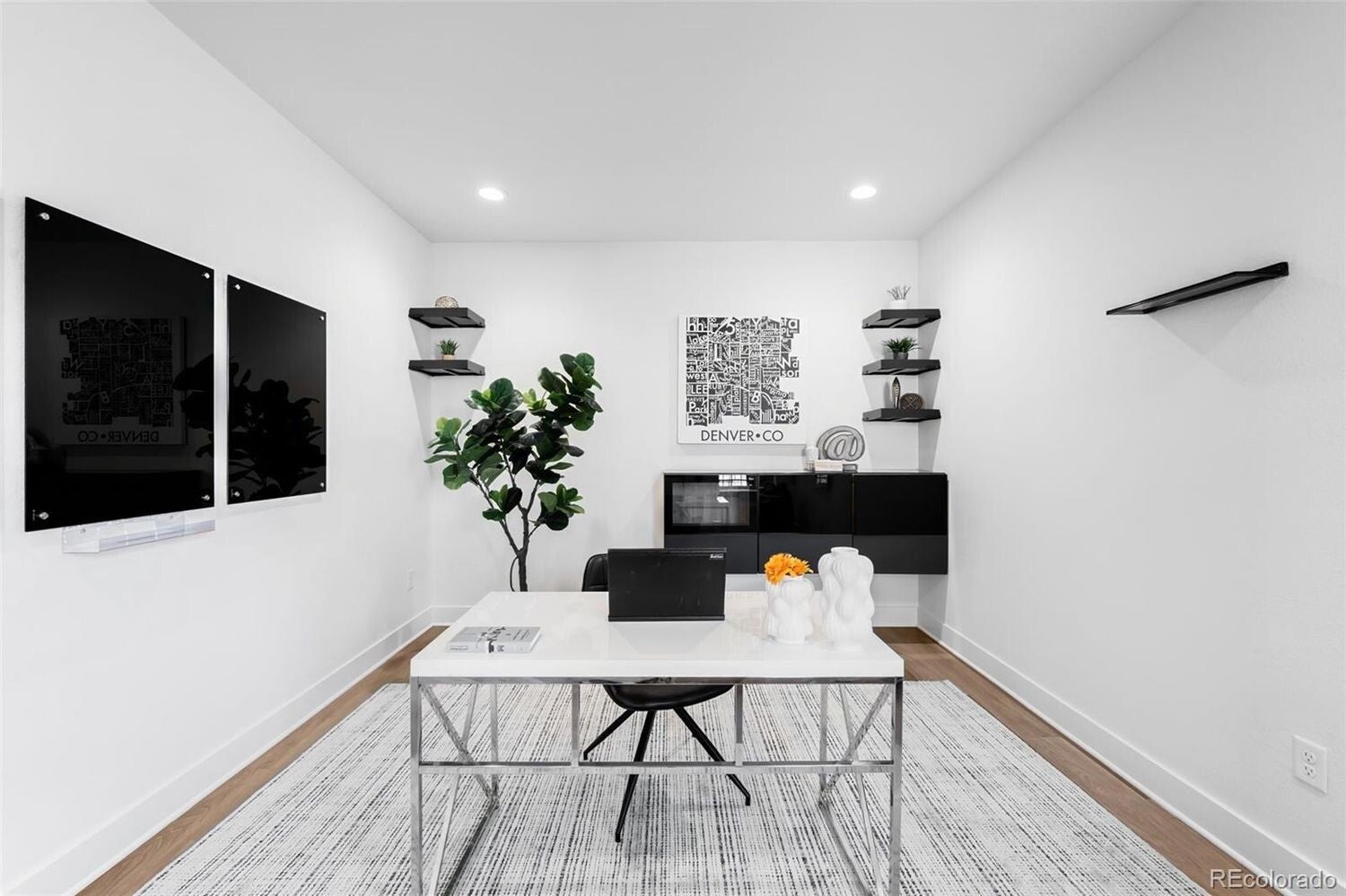 Office — Deluxe Staging